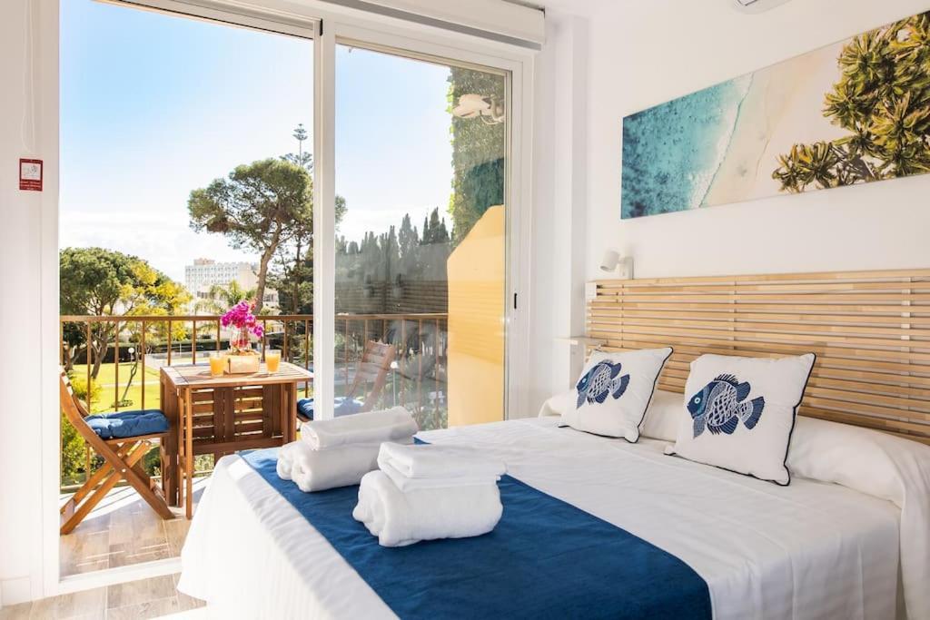 Enjoy La Carihuela Beach At 4 Min.Terrace & Pool. Torremolinos Exterior photo
